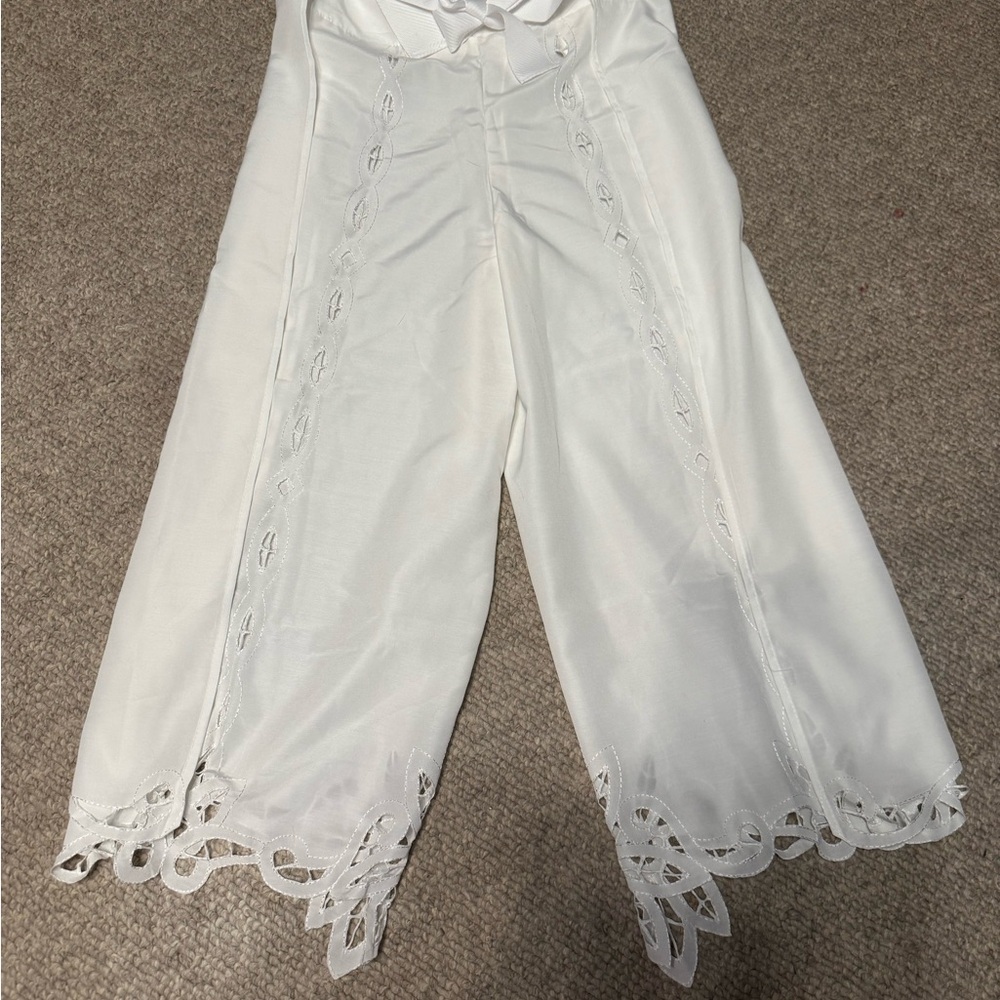 Chic White Lace Women's Swim Coverup